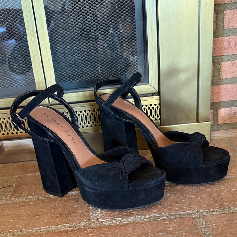 Gianni Bini Black Platform Heels
